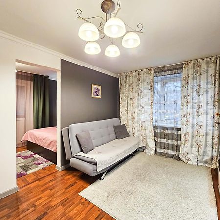 Nadezhda Apartments On The Nauryzbai Batyr 82 Алма Ата Екстериор снимка