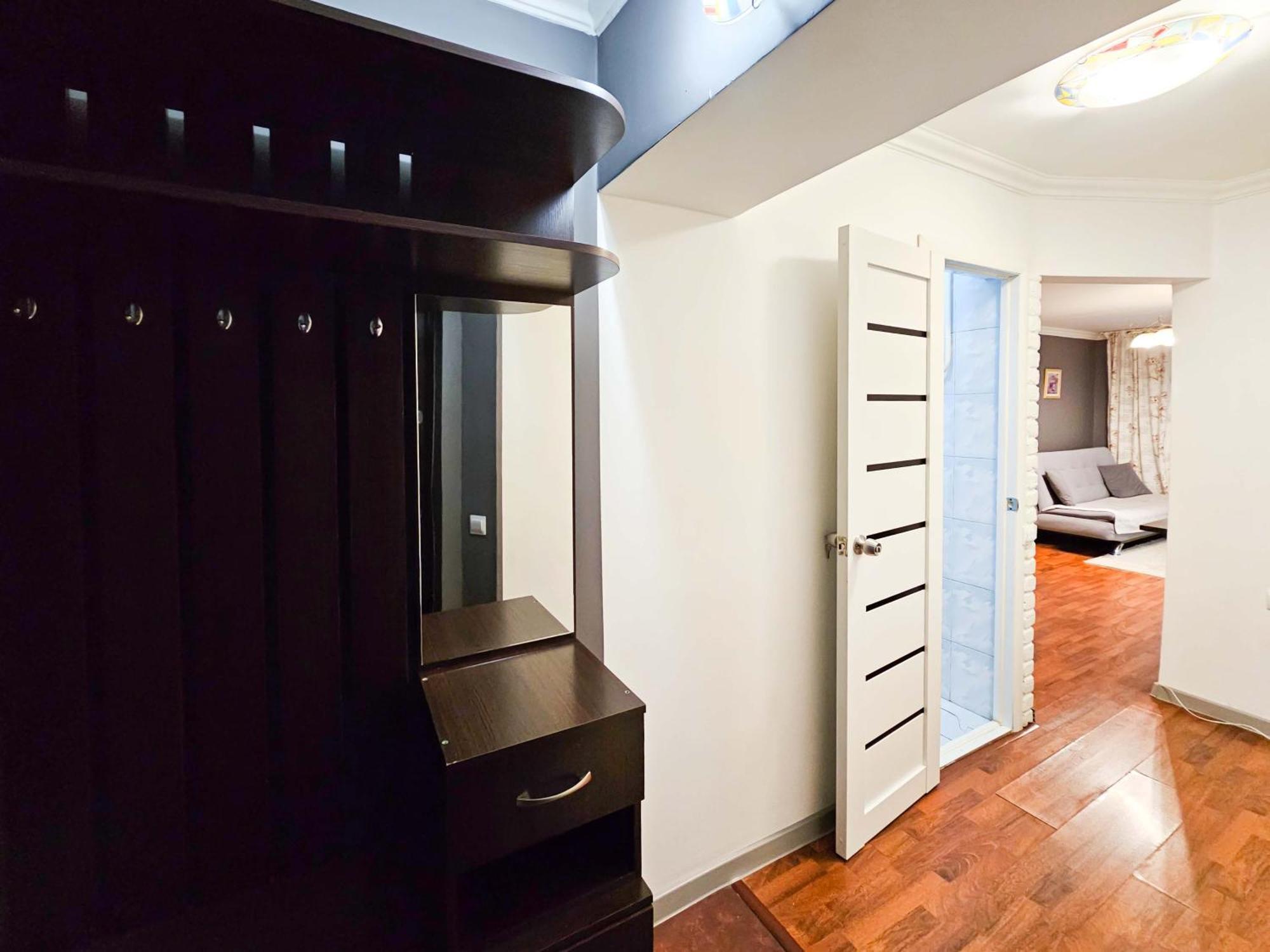 Nadezhda Apartments On The Nauryzbai Batyr 82 Алма Ата Екстериор снимка