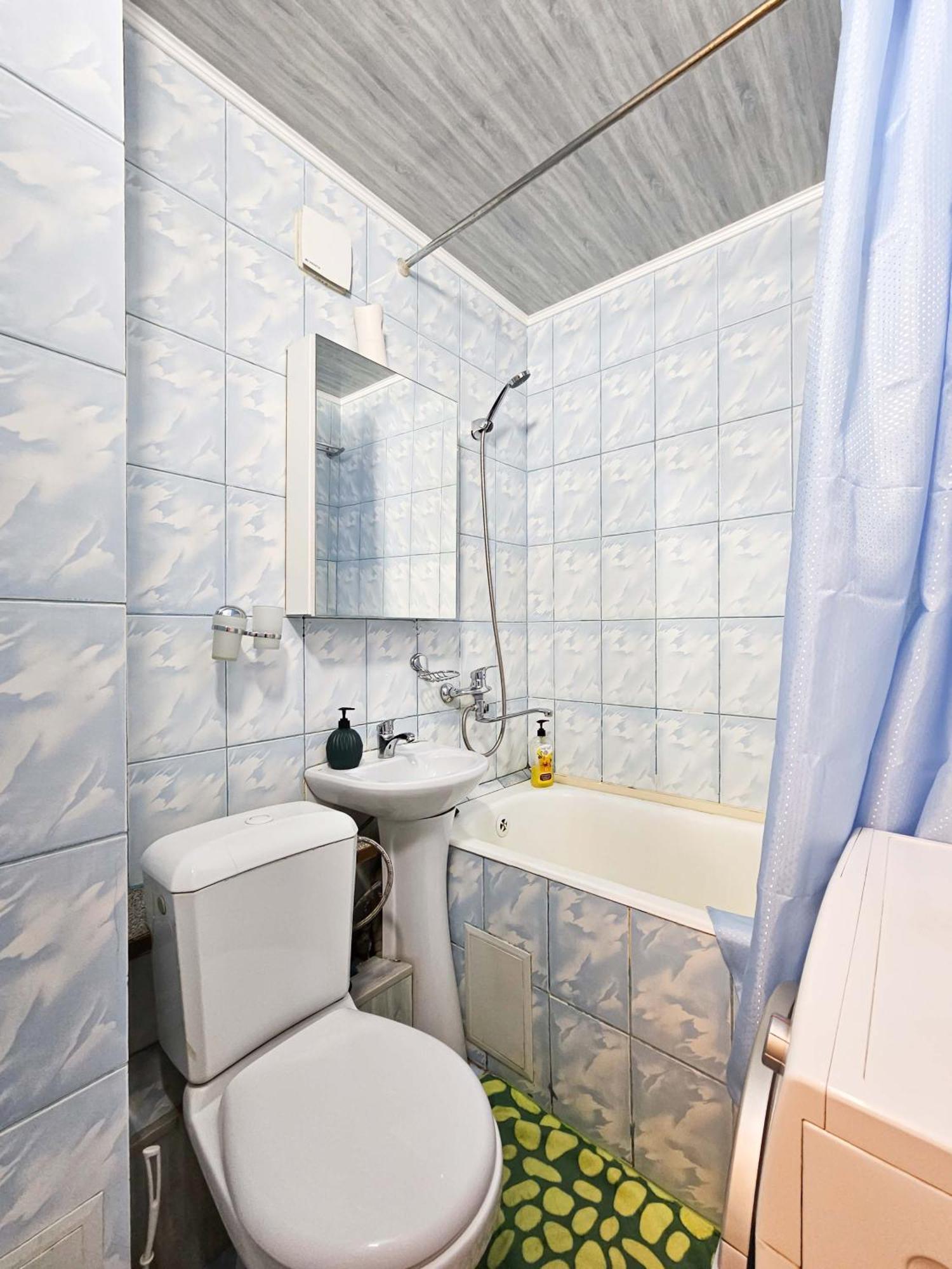 Nadezhda Apartments On The Nauryzbai Batyr 82 Алма Ата Екстериор снимка